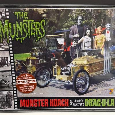 THE MUNSTERS MUNSTER KOACH AND DRAGULA IN TIN MODEL KIT