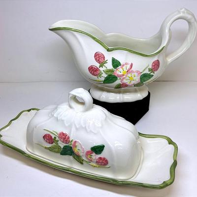 “Metlox Poppytrail” Sculptured Berry Collection 