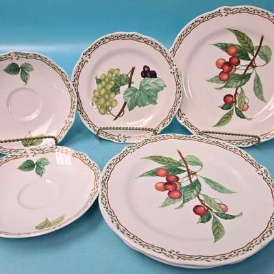 "Noritake" Royal Orchard Collection 
