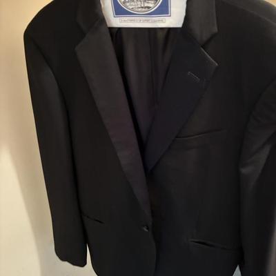 Brooks Brothers Tuxedo (Like New)