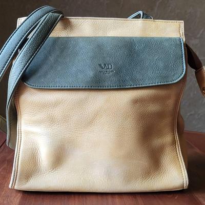 Valleyden Canada Leather Purse