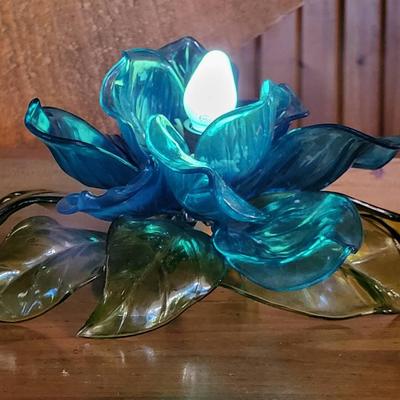 Mid Century Lucite Magnolia Nightlight