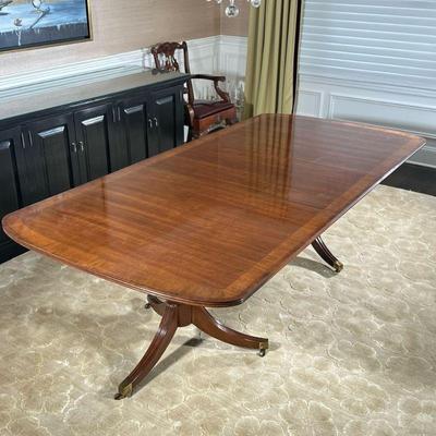 BAKER FURNITURE DOUBLE PEDESTAL TABLE | Including 3 22in. Leaves - h. 28 x w. 56 x l. 76 in. (w/o leaves)
