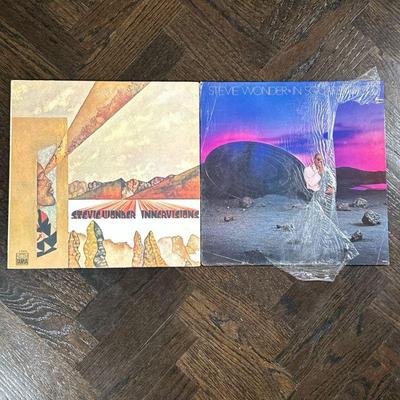 (2pc) STEVIE WONDER RECORDS | "Stevie Wonder vinyl record albums including: InSquare Circle (6134 TL) Innervisions (T 326V1)"
