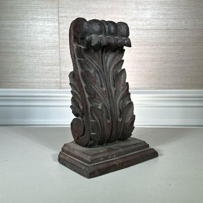 CARVED WOOD CORBEL | h. 13.5 x w. 8.5 x l. 5.5 in.
