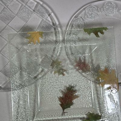 (3pc) GROUP OF GLASS DECORATIVE PLATES
