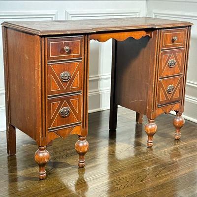SMALL KNEEHOLE DESK WITH SIX DRAWERS, AMERICAN COLONIAL REVIVAL STYLE | Early 20th century (ca. 1920–1930), probably southeastern US This...