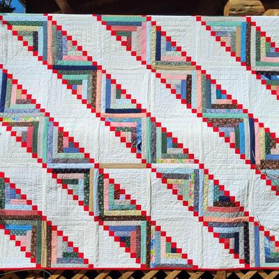 Barn Raising Log Cabin Quilt