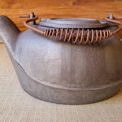 Cast Iron Kettle 