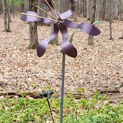 Metal Flowers Yard Art