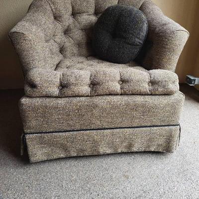 Tufted Accent Chair