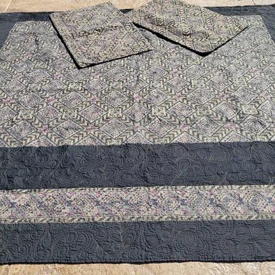 Quilt with Shams and Bed Skirt