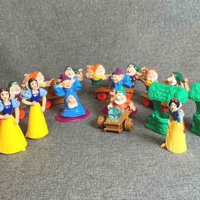 Disneys Snow White Collectible Toys