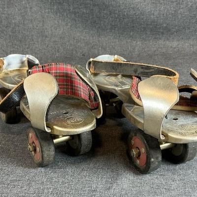 Vintage Sears Rubber Wheeled Roller Skates In Original Box