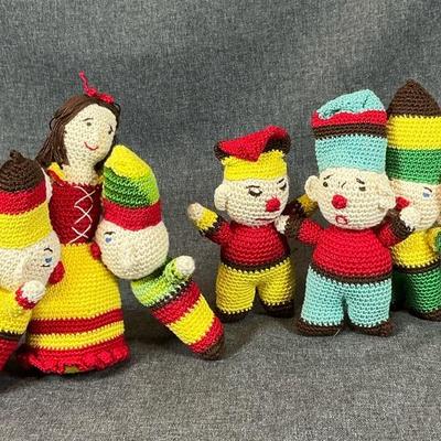 Snow White And The 7 Dwarfs Crocheted Figures 