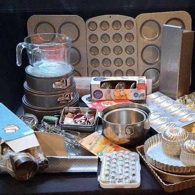 Pyrex Glass Measuring Bowls and More 