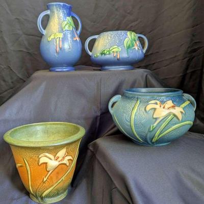 Roseville Pottery #1: Fuchsia Line & Zephyr Lily Flower