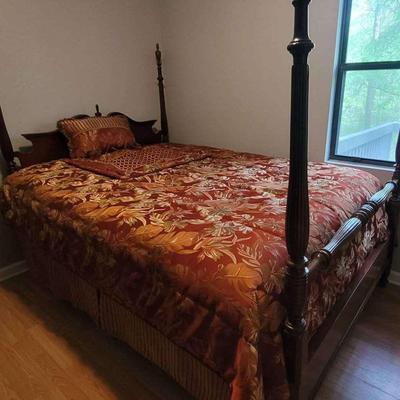 Traditional Queen Four-Poster Bed & More