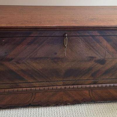 Lane Cedar Chest 