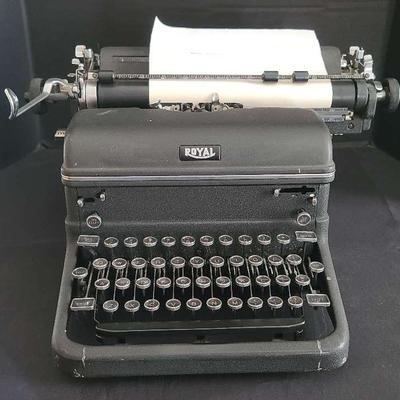 Royal Typewriter 