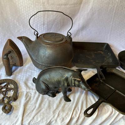 Cast Iron Lot - Kettle - Pans - Pig - More 