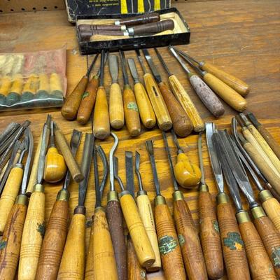 Assortment Of Carving Chisels 