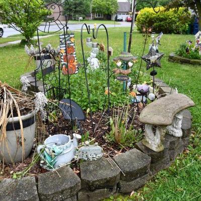 0696 front yard