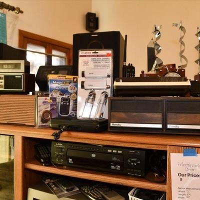 0557 family room