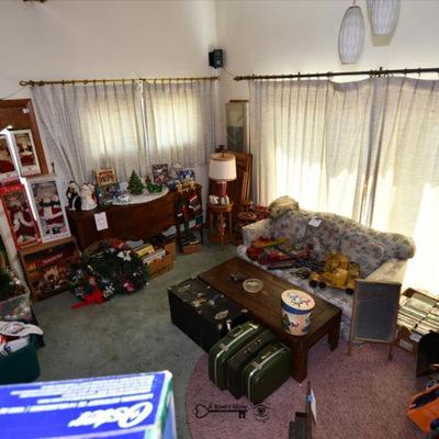 0586 family room
