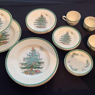Spode 20 Piece Christmas Starter Set 4 Piece Setting Plus Double Tier Tray New In Box
