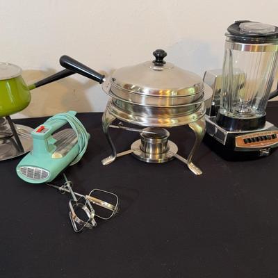 Vintage Chafing Dish, GE Blender, GE Mixer, Fondu Pot And Skewers - all Turn On And Appear To Work 