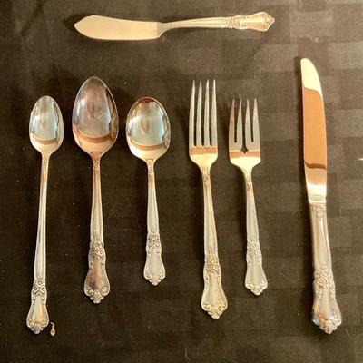 Silver plated flatware set