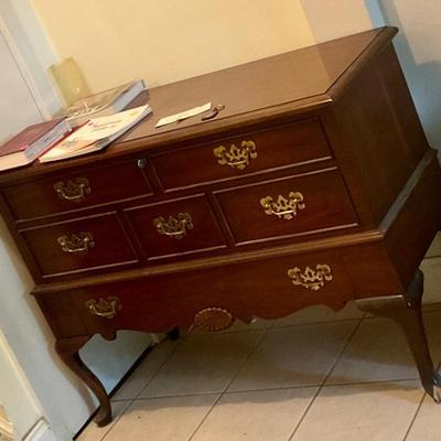 Cedar chest with drawer, Queen Anne style