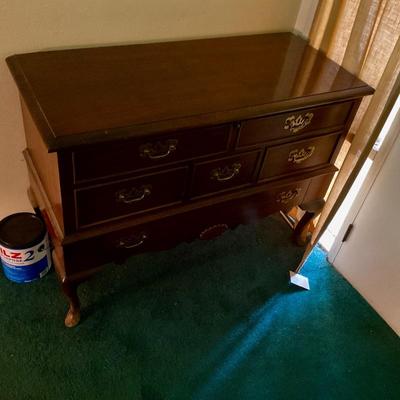 Lane , Queen Anne style cedar chest with drawer