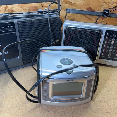 Small Vintage Radios 