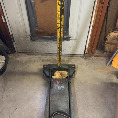 Walker 2 Ton Hydraulic Floor Jack