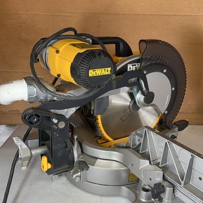 Dewalt Double Bevel Compound Miter Saw