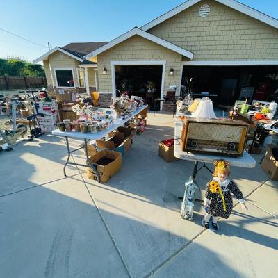 Estate sale photo
