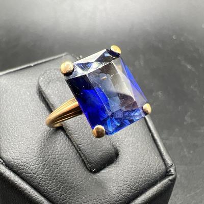 14K Gold Ring ft. Large Princess Cut Blue Gemstone Solitaire