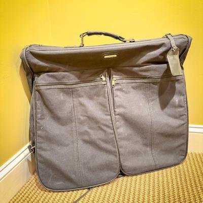 Jaguar Folding Garment Bag