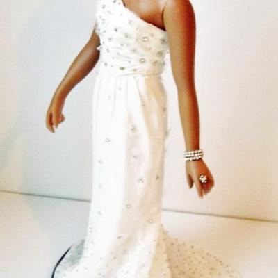 New In Box Collectible Michelle Obama 15.5 Inch Inaugural Doll