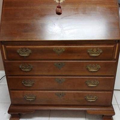 Cherry Secretary, 702-700 