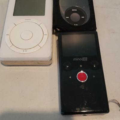 Two Ipods & One Flip Video Camera, 602-2000