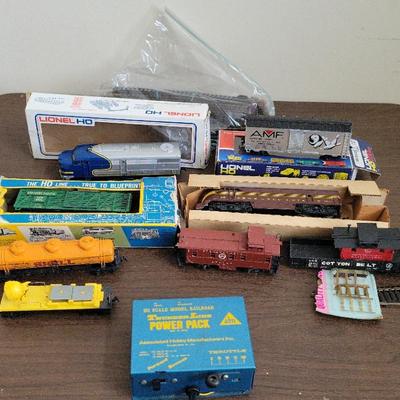 Vintage HO Lionel Train, 2003-500
