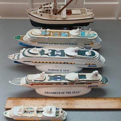 Cruise Ships & Fishing Boat Decor, 802-700 