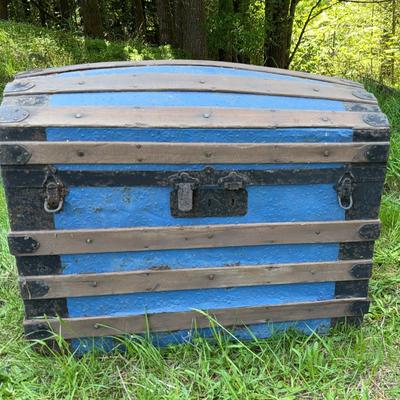 Antique Dome Top Blue Tin Victorian Steamer Trunk 