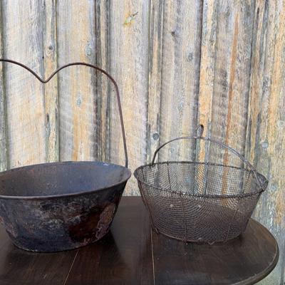 Vintage/Antique Hearthfire Pot & Wire Basket 