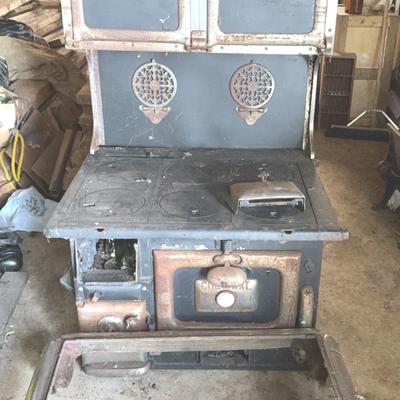 Antique "Colonial Portland Stove Works" Wood/Coal Burning 6-Burner Cooking Stove 