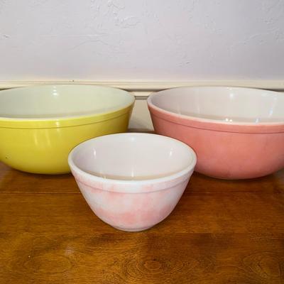 Pyrex Bowls