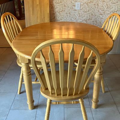 Kitchen Table with 3 Chairs